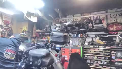 Snapshot of wakesblowinclouds chatting on 11/18/25, 04:06 wakesblowinclouds online show from 11/18/25, 04:06