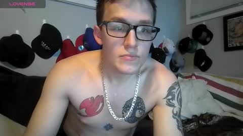 Snapshot of walkerbrett chatting on 11/11/25, 07:19 walkerbrett online show from 11/11/25, 07:19