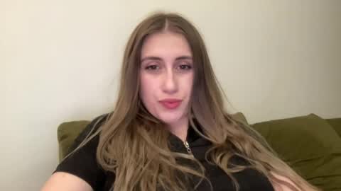 Snapshot of walkiria19 chatting on 06/15/26, 07:38 walkiria19 online show from 06/15/26, 07:38