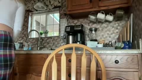 Snapshot of wanderlustjade chatting on 01/06/25, 09:32 Jade Adonis online show from 01/06/25, 09:32