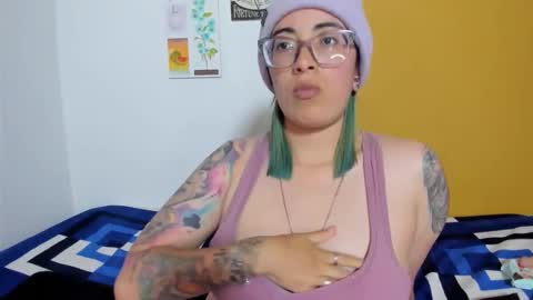 Waningrose  Lu online show from 11/24/25, 11:04