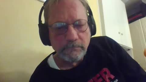 Snapshot of wanky357 chatting on 02/04/26, 08:47 Tibo Love online show from 02/04/26, 08:47