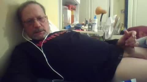 Snapshot of wanky357 chatting on 02/26/26, 10:20 Tibo Love online show from 02/26/26, 10:20