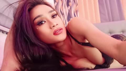 Snapshot of wantedsugar_ chatting on 03/01/25, 01:43 Galems online show from 03/01/25, 01:43