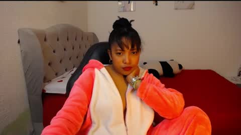 Snapshot of warisgoddes chatting on 06/18/26, 09:14 EMILY online show from 06/18/26, 09:14