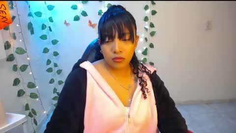 Snapshot of warisgoddes chatting on 07/23/26, 05:16 EMILY online show from 07/23/26, 05:16