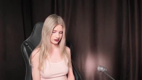 waterfallwoods online show from 01/11/25, 06:03