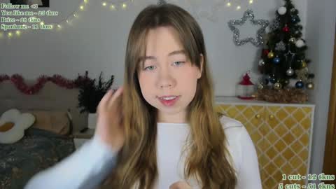 Snapshot of watermelon_sugar_ chatting on 12/28/24, 10:36 Tess Pls support me with Can we reach 155 my favorite number online show from 12/28/24, 10:36