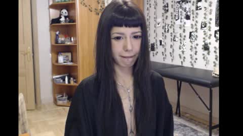 Mina online show from 12/02/25, 12:16