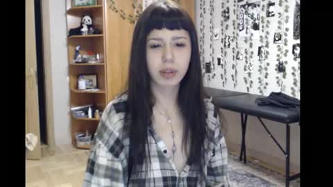 Mina online show from 12/02/25, 07:42