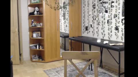 Mina online show from 12/04/25, 12:42