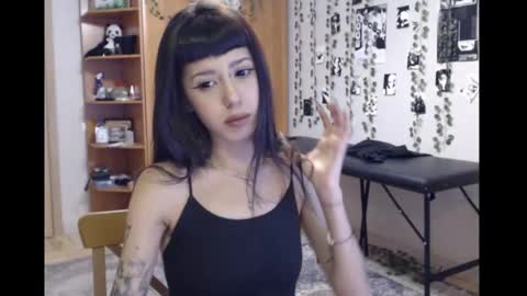 Mina online show from 12/21/25, 07:10