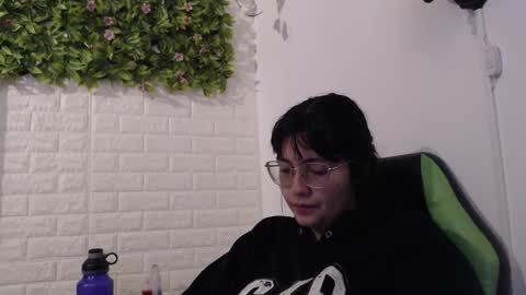 Snapshot of we_n_you chatting on 01/31/25, 01:34 Trixie 3 online show from 01/31/25, 01:34