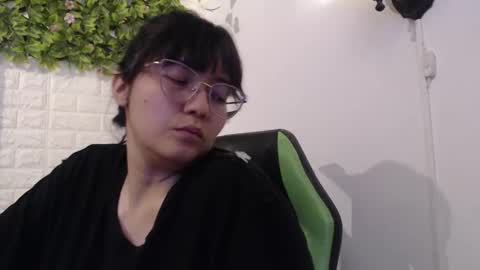 Snapshot of we_n_you chatting on 02/20/25, 07:52 Trixie 3 online show from 02/20/25, 07:52