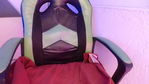 Snapshot of we_n_you chatting on 09/09/25, 02:16 Trixie 3 online show from 09/09/25, 02:16