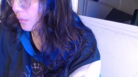 Snapshot of we_n_you chatting on 09/24/25, 01:25 Trixie 3 online show from 09/24/25, 01:25