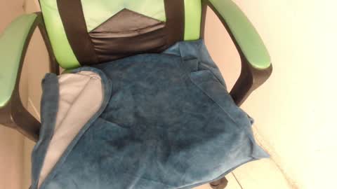 Snapshot of we_n_you chatting on 09/26/25, 01:48 Trixie 3 online show from 09/26/25, 01:48