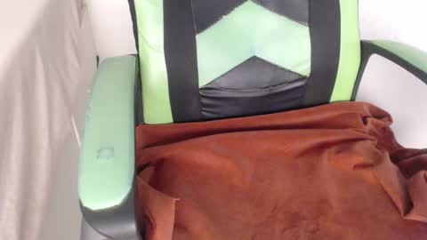 Snapshot of we_n_you chatting on 09/30/25, 01:05 Trixie 3 online show from 09/30/25, 01:05