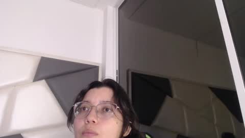 Snapshot of we_n_you chatting on 10/04/25, 02:26 Trixie 3 online show from 10/04/25, 02:26