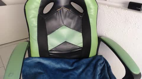 Snapshot of we_n_you chatting on 11/01/25, 05:04 Trixie 3 online show from 11/01/25, 05:04