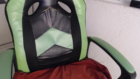 Snapshot of we_n_you chatting on 11/06/25, 03:02 Trixie 3 online show from 11/06/25, 03:02