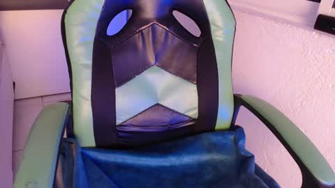 Snapshot of we_n_you chatting on 11/16/25, 01:06 Trixie 3 online show from 11/16/25, 01:06