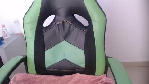 Trixie 3 online show from 04/12/26, 07:52