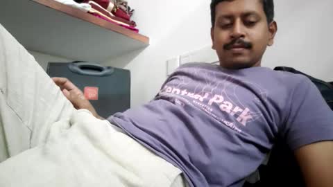 sexyguy online show from 12/04/25, 11:41