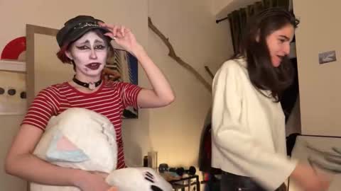 Snapshot of wearethestudio67 chatting on 12/04/25, 04:00 wearethestudio67 online show from 12/04/25, 04:00