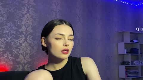 Snapshot of weareyoursun chatting on 02/14/26, 06:04 Alice online show from 02/14/26, 06:04