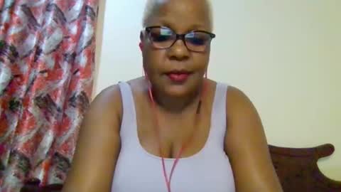 weaverbird25 online show from 02/23/26, 09:23