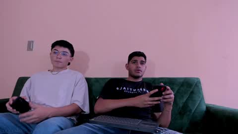 Jhonny Dick  his neighbors. online show from 01/07/25, 03:44