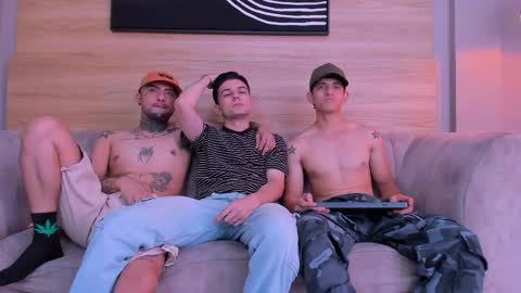 Jhonny Dick  his neighbors. online show from 05/15/26, 07:21