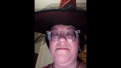 Marina online show from 10/31/25, 11:06