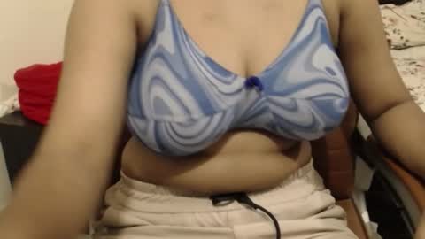 mina online show from 10/04/25, 03:04