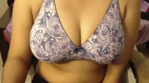 mina online show from 06/25/26, 08:02