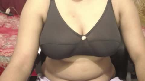 mina online show from 08/04/26, 07:05