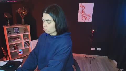 Snapshot of wednesdayfriday chatting on 12/06/24, 10:30 Wednesday Please help me to reach 111 thumbs up online show from 12/06/24, 10:30