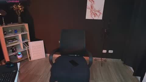 Snapshot of wednesdayfriday chatting on 02/09/25, 11:15 Wednesday Please help me to reach 111 thumbs up online show from 02/09/25, 11:15