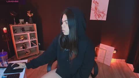 Snapshot of wednesdayfriday chatting on 11/28/25, 06:43 Wednesday Please help me to reach 111 thumbs up online show from 11/28/25, 06:43