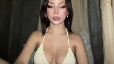 Marie Pelie online show from 11/18/25, 01:44