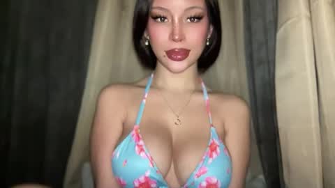 Marie Pelie online show from 11/21/25, 08:51