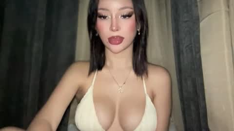 Marie Pelie online show from 11/22/25, 06:40