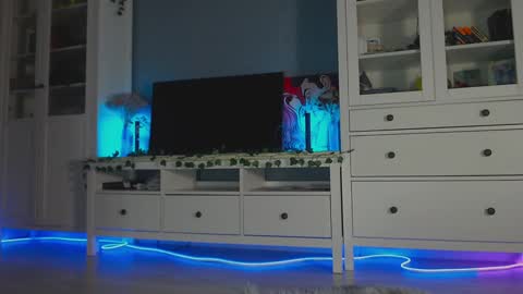 Snapshot of weed_princesss chatting on 12/15/24, 02:16 moon online show from 12/15/24, 02:16