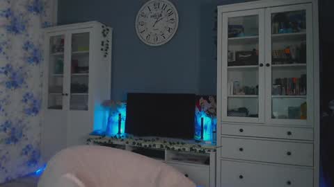 Snapshot of weed_princesss chatting on 01/23/25, 12:09 moon online show from 01/23/25, 12:09