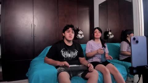 Snapshot of weemilyandandrew chatting on 03/02/26, 03:52 EMILY ANDREW online show from 03/02/26, 03:52