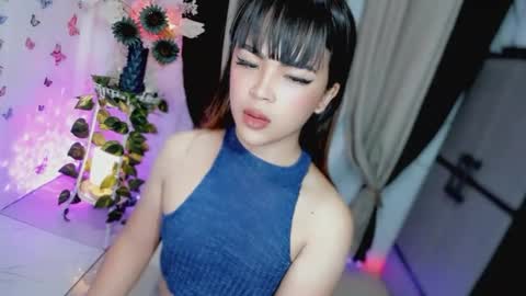 Hi Im LOVIE Please dont forget to follow and thumbs up me online show from 04/17/26, 02:25