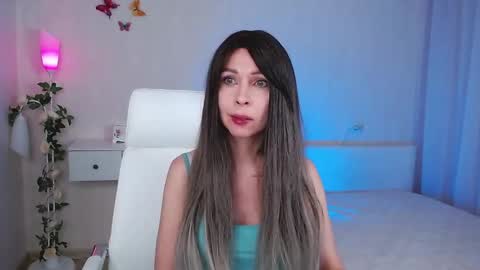 Wendi Foster online show from 02/03/25, 07:52