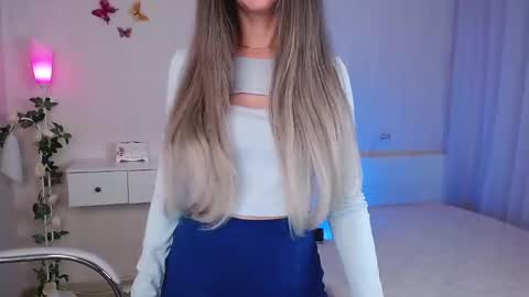 Snapshot of wendifoster chatting on 02/05/25, 05:31 Wendi Foster online show from 02/05/25, 05:31