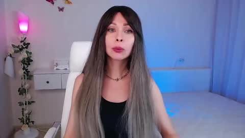 Wendi Foster online show from 02/10/25, 06:56